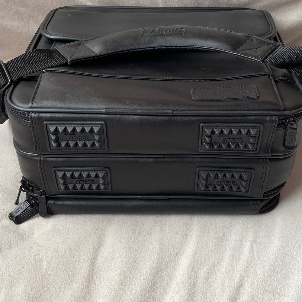 NWT TARGUS Black Universal notebook Laptop Bag. - Picture 4 of 8
